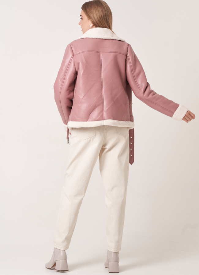 Укороченная дубленка с отделкой из белого меха модель № 2091 в кредит