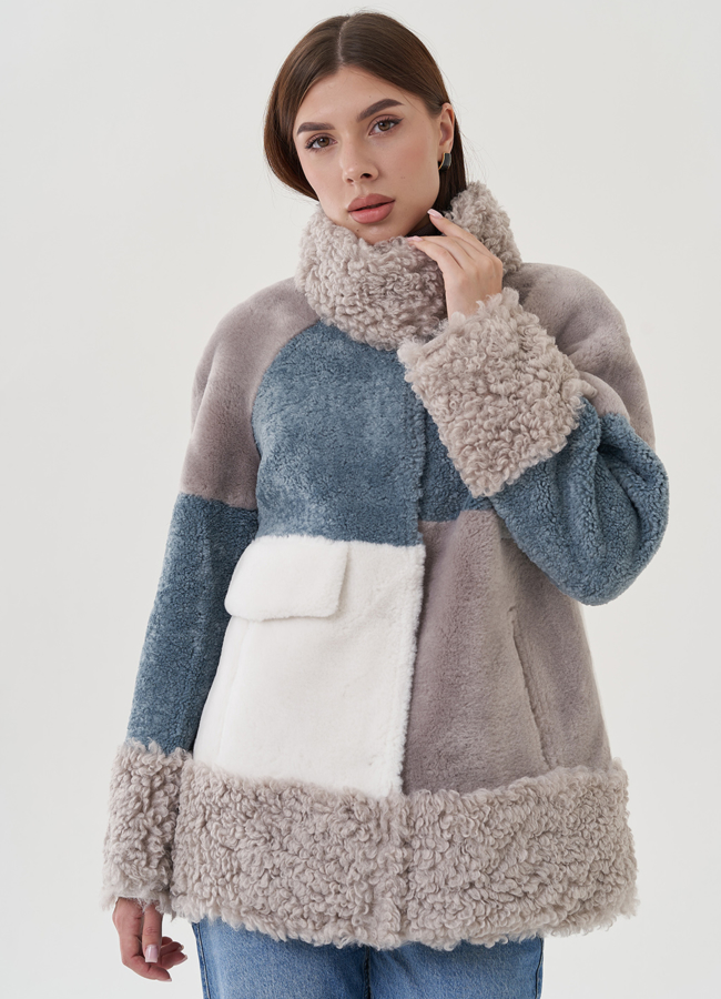 Куртка мультиколор из овечьей шерсти модель № 25415 меха малина