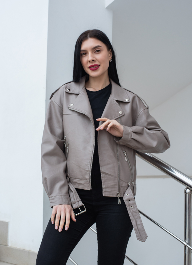 Женская куртка бежевого цвета из эко кожи модель № 22842 универмаг малина