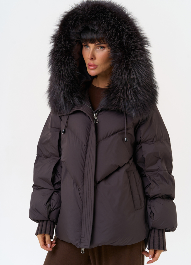 Женский пуховик с капюшоном из меха чернобурки модель № 31536 универмаг малина Женский пуховик с капюшоном из меха чернобурки модель № 31536 универмаг малина