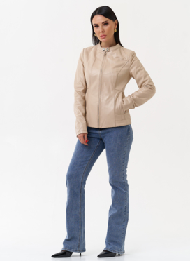 Светлая кожаная куртка