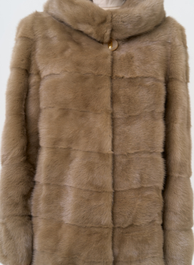 Шуба из норки бежевого цвета