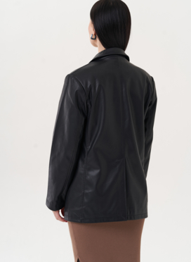 Пиджак черного цвета из эко кожи