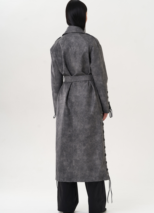 Удлиненный тренч из эко кожи с акцентной шнуровкой модель № 26807 универмаг малина