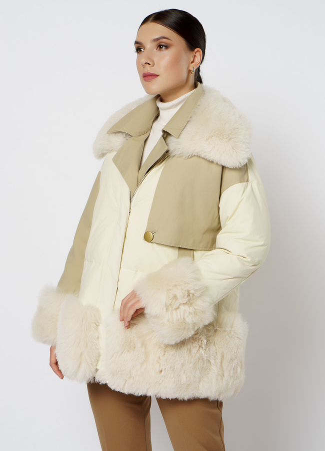 Светлая куртка с мехом  модель № 20-112 универмаг малина