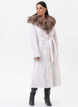 Белая шуба из норки с куницей