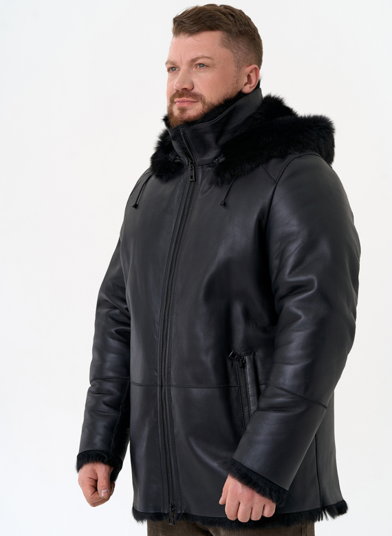 Мужская дубленка черного цвета с капюшоном