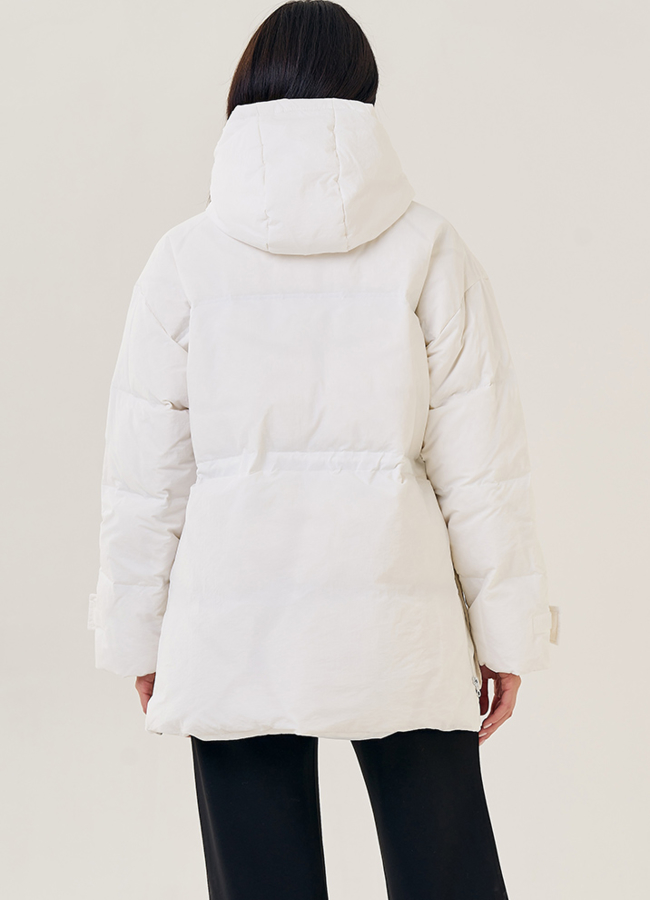 фото Женская куртка оверсайз в белом цвете модель № 23236