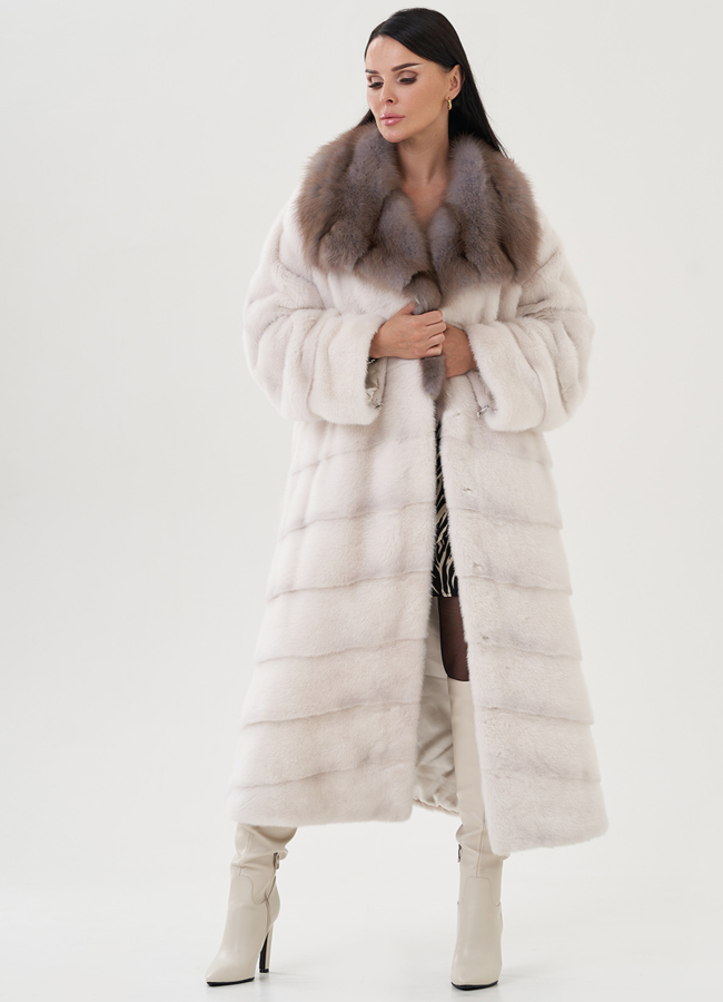 Белая шуба из норки с куницей модель № 24829 меха малина