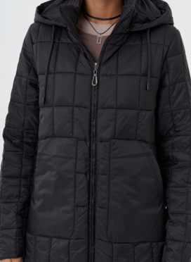 Стеганое пальто с капюшоном