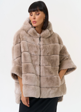 Короткая шуба из меха кролика с капюшоном Короткая шуба из меха кролика с капюшоном