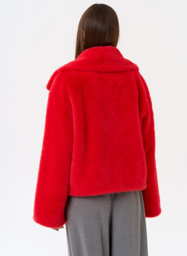 Куртка женская из эко меха в красном цвете Куртка женская из эко меха в красном цвете