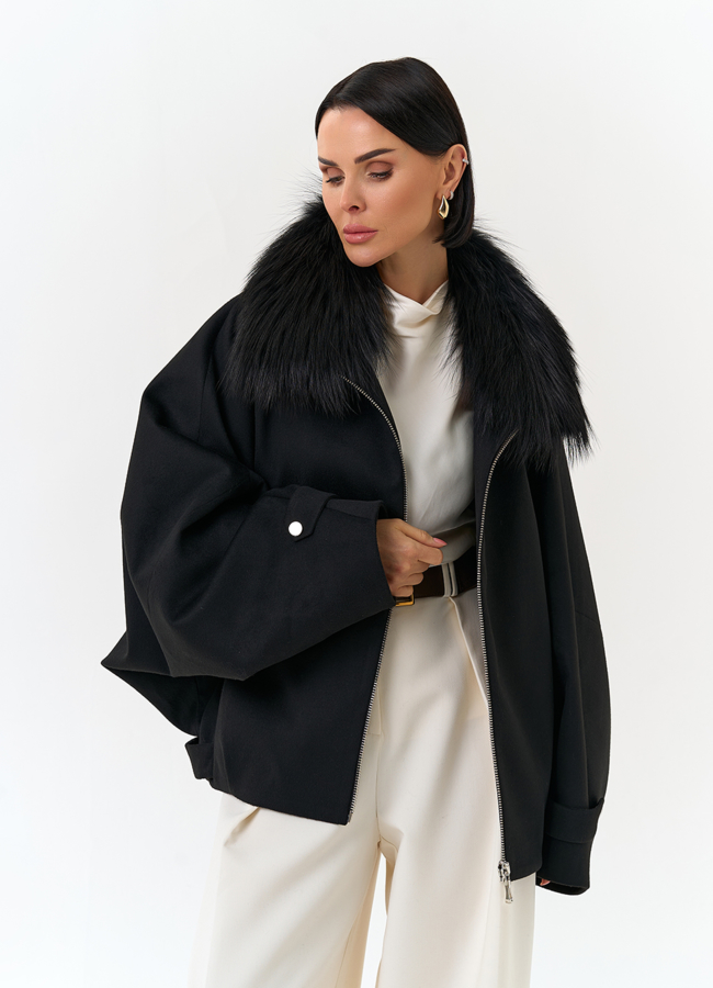 фото Женское укороченное пальто с отделкой из меха лисы модель № 32859