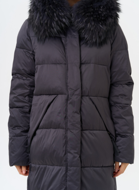 Женский пуховик с капюшоном из меха чернобурки