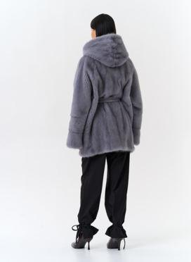 Шуба из меха норки с капюшоном