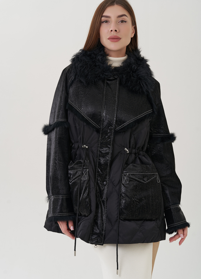 Полупальто черного цвета с мехом кролика  модель № 82201 меха малина
