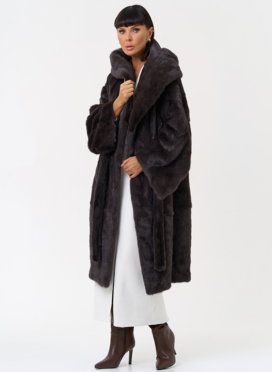 Женская шуба из меха норки с капюшоном 