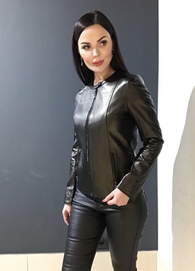 Куртка кожаная черного цвета модель № 10537 в кредит