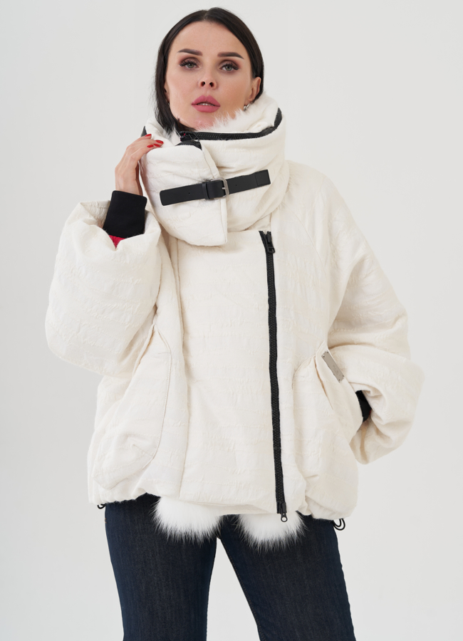 фото Женская куртка белого цвета модель № 24934