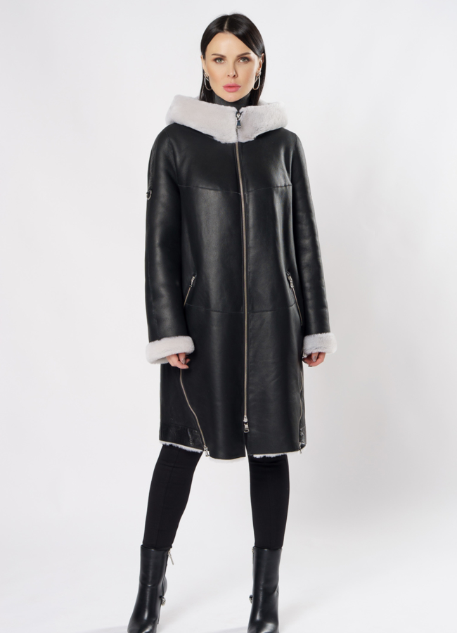 фото Дубленка черного цвета на молнии с капюшоном модель № 22192