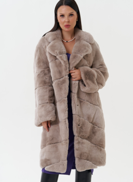 Шуба из меха кролика с английским воротником