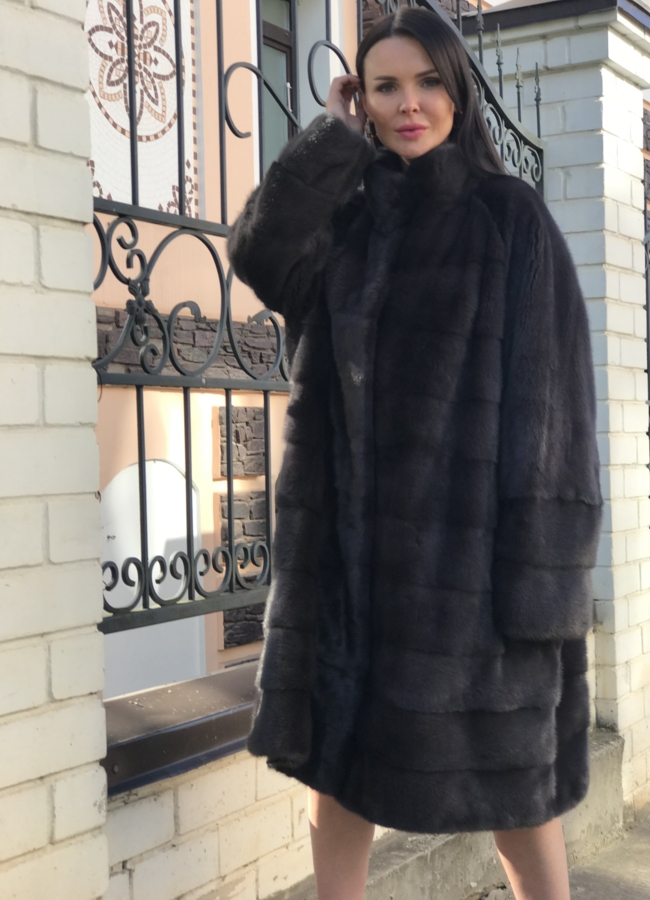 Норковая шуба в цвете уголь модель № 8010 меха малина
