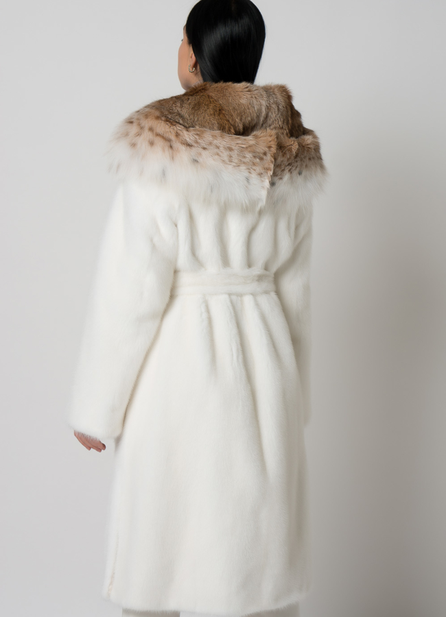 Белая норковая шуба с рысью модель № 1402 в кредит