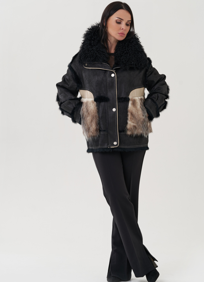 фото Куртка черного цвета с деталями из меха кролика модель № 25543