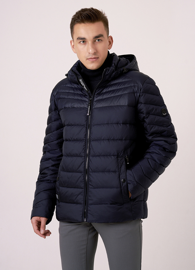 Куртка прямого силуэта с капюшоном модель № 1685 меха малина