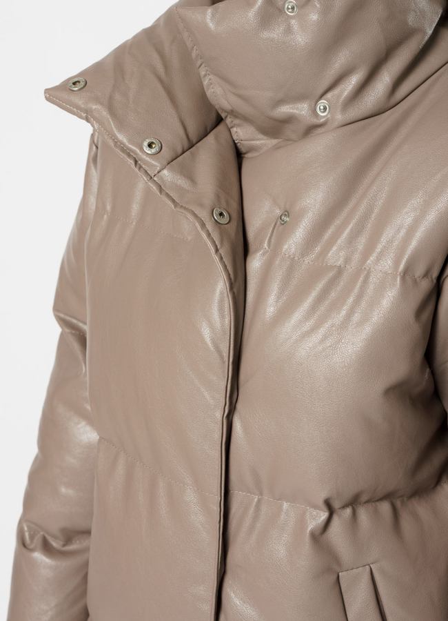 Пальто женское из экокожи бежевого цвета модель № 718-1 универмаг малина