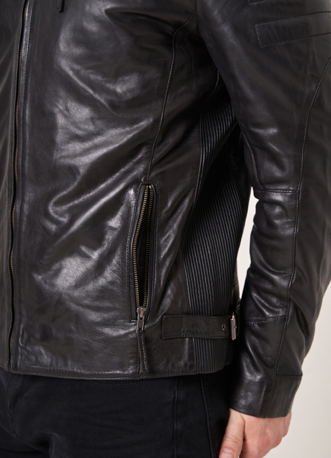 Куртка из натуральной кожи на молнии модель № 771 универмаг малина