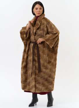 Шуба из меха норки с английским воротником