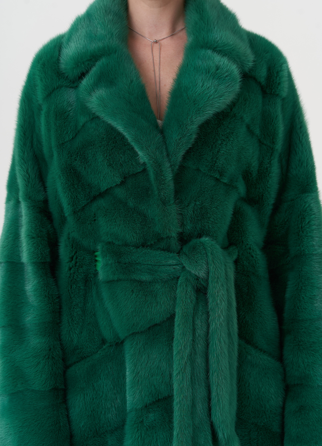 Норковая шуба зеленого цвета с поясом модель № 23820 универмаг малина