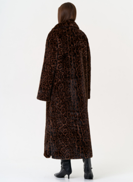 Длинная шуба из эко меха с анималистическим принтом Длинная шуба из эко меха с анималистическим принтом