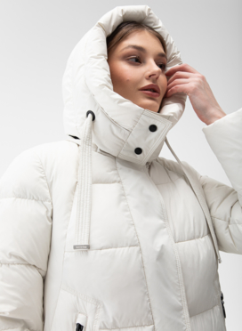 Женский пуховик с капюшоном 