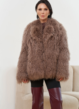 Женская шуба из меха ламы Женская шуба из меха ламы
