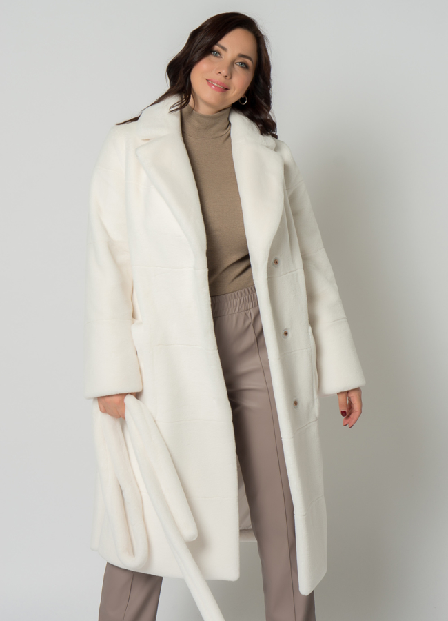 Пальто из эко меха в белом цвете модель № 21126 универмаг малина