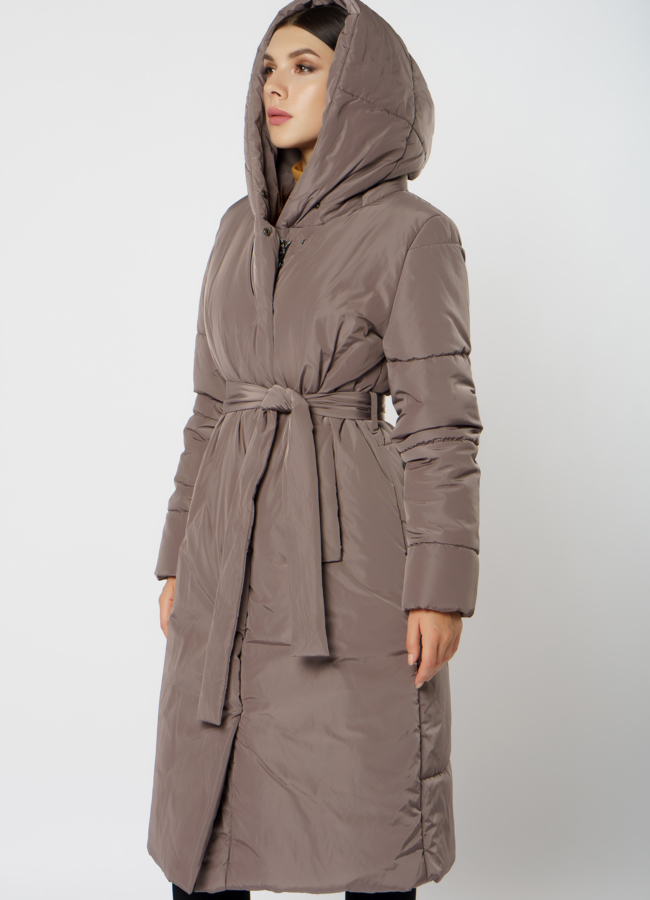 Пуховик женский коричневого цвета с капюшоном модель № 0309 в рассрочку