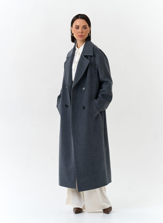 Женское пальто с английским воротником
