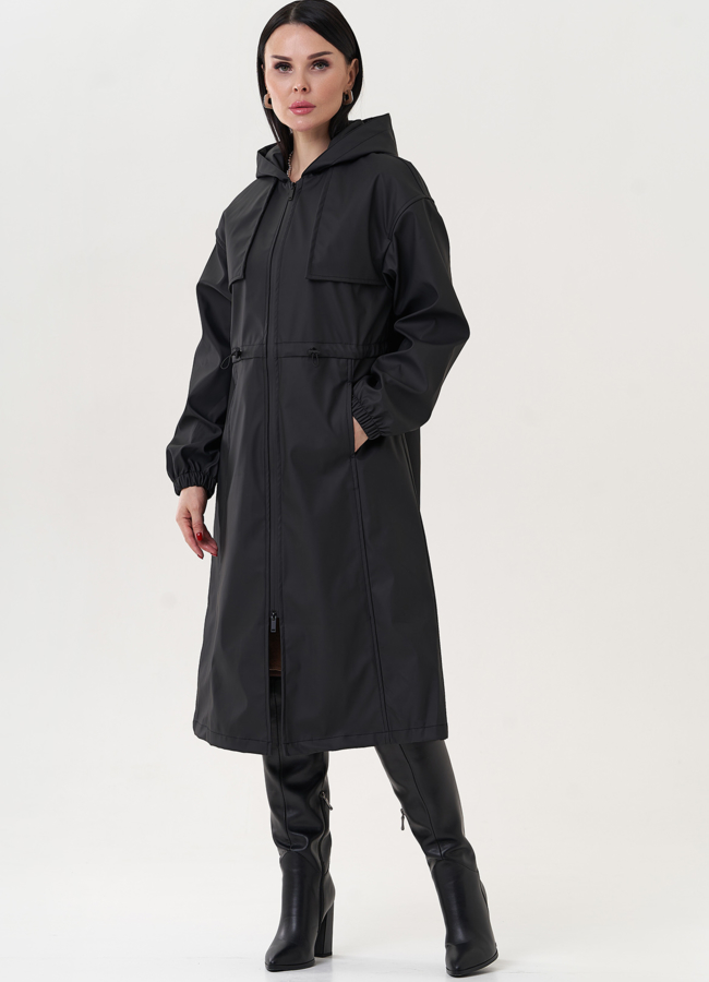 Плащ черного цвета с капюшоном модель № 26800 меха малина