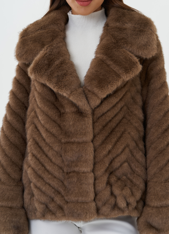 Короткая куртка из эко меха модель № 26672 в рассрочку