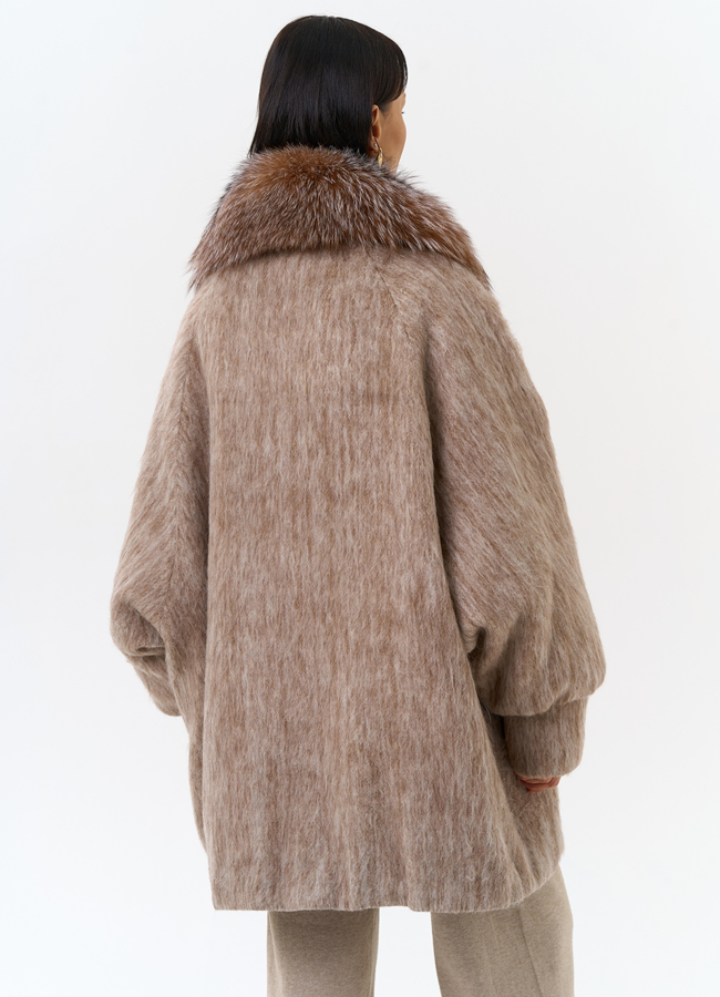 Женский удлиненный пуховик с отделкой из меха чернобурки модель № 31846 универмаг малина