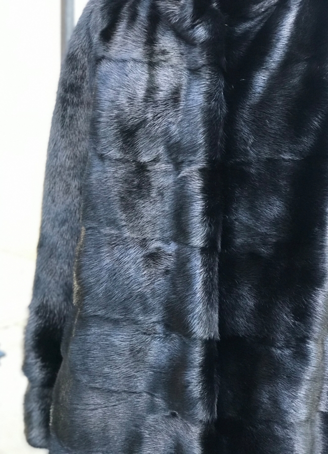 Норковая шуба в черном цвете модель № 8010 универмаг малина