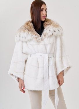 Белая шуба оверсайз с рысью