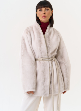 Светлая шуба из эко меха Светлая шуба из эко меха