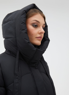 Женский пуховик с капюшоном