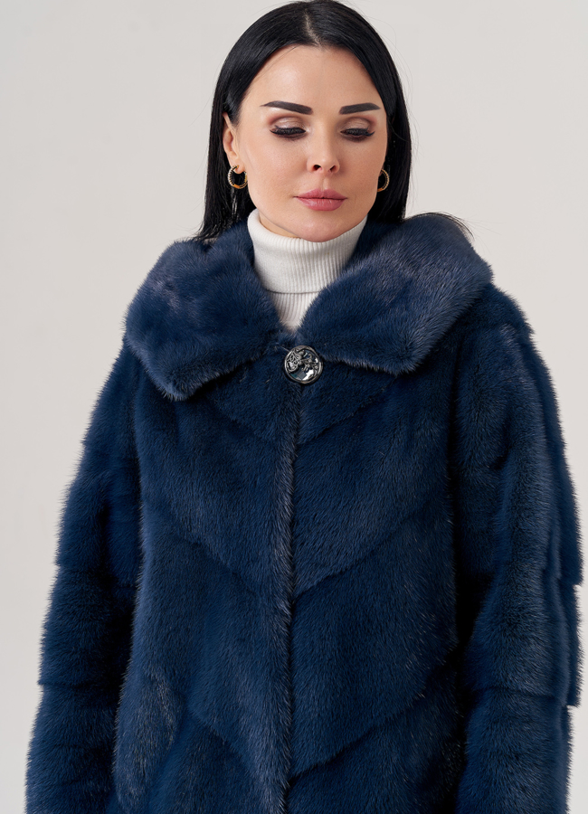 Женская шуба из норки с капюшоном  модель № 23864 универмаг малина