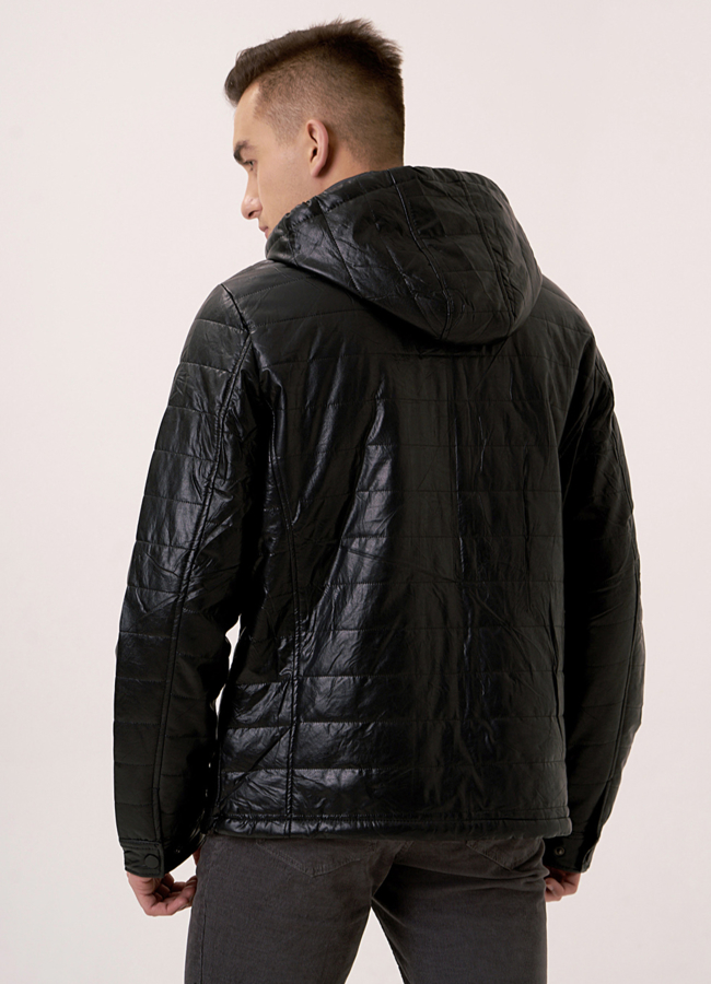 Куртка на утеплителе из эко кожи черного цвета  модель № 78937 в рассрочку