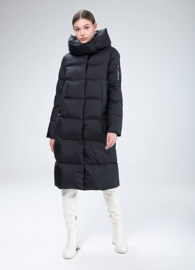 Женский пуховик с капюшоном  модель № 25796 меха малина