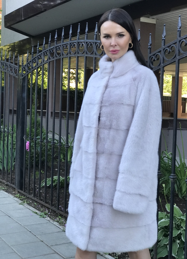 Светлая норковая шуба  модель № S-776 меха малина